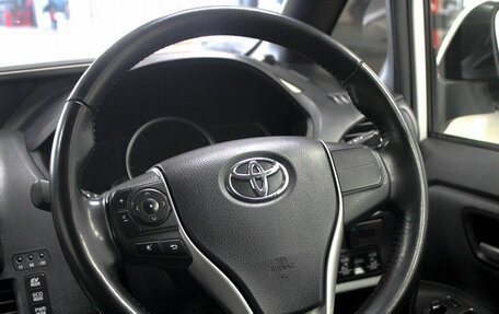 Toyota Voxy III, 2014 год, 1 939 000 рублей, 21 фотография