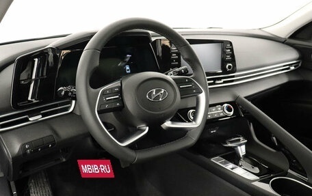 Hyundai Elantra, 2022 год, 2 790 000 рублей, 16 фотография