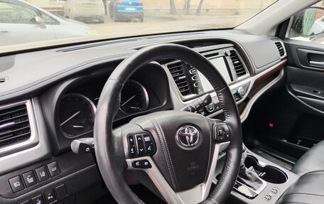 Toyota Highlander III, 2014 год, 3 430 000 рублей, 14 фотография