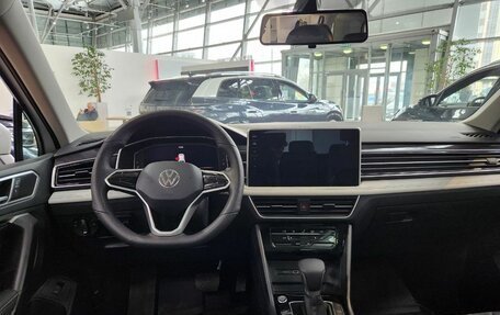 Volkswagen Tiguan II, 2023 год, 4 632 020 рублей, 5 фотография
