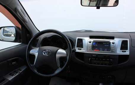 Toyota Hilux VII, 2012 год, 2 490 000 рублей, 13 фотография