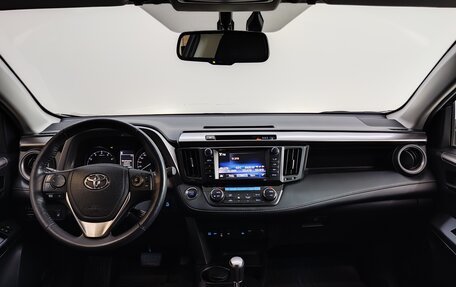Toyota RAV4, 2018 год, 3 000 000 рублей, 14 фотография