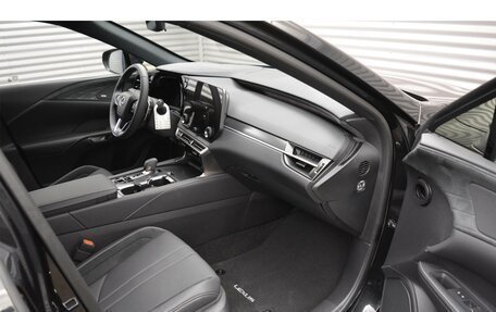 Lexus RX IV рестайлинг, 2023 год, 13 250 000 рублей, 19 фотография