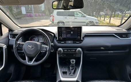 Toyota RAV4, 2021 год, 4 000 000 рублей, 3 фотография