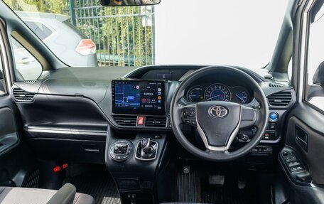 Toyota Voxy III, 2018 год, 2 649 000 рублей, 11 фотография