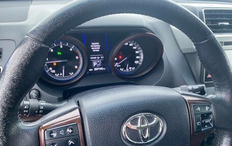Toyota Land Cruiser Prado 150 рестайлинг 2, 2014 год, 3 750 000 рублей, 2 фотография