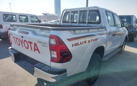 Toyota Hilux VIII, 2023 год, 5 590 000 рублей, 3 фотография