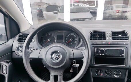 Volkswagen Polo VI (EU Market), 2011 год, 950 000 рублей, 13 фотография