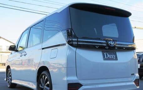 Toyota Voxy, 2023 год, 3 933 000 рублей, 8 фотография