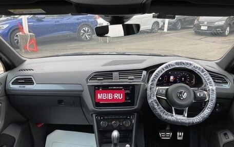 Volkswagen Tiguan II, 2020 год, 2 050 000 рублей, 10 фотография