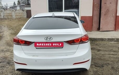 Hyundai Elantra VI рестайлинг, 2018 год, 1 650 000 рублей, 9 фотография