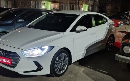 Hyundai Elantra VI рестайлинг, 2018 год, 1 650 000 рублей, 13 фотография