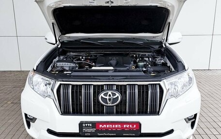Toyota Land Cruiser Prado 150 рестайлинг 2, 2018 год, 4 999 000 рублей, 9 фотография