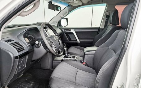 Toyota Land Cruiser Prado 150 рестайлинг 2, 2018 год, 4 999 000 рублей, 16 фотография