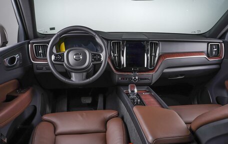Volvo XC60 II, 2023 год, 7 680 000 рублей, 6 фотография