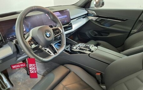 BMW 5 серия, 2023 год, 10 400 000 рублей, 8 фотография