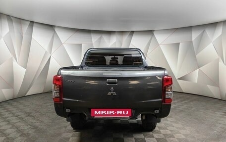 Mitsubishi L200 IV рестайлинг, 2021 год, 3 747 000 рублей, 8 фотография