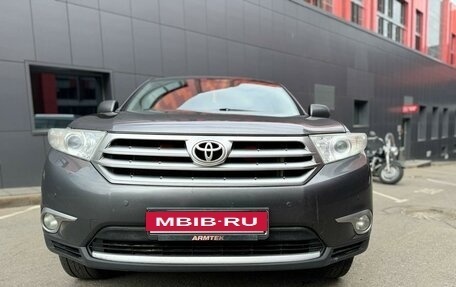 Toyota Highlander III, 2011 год, 2 290 000 рублей, 5 фотография