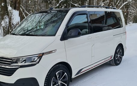 Volkswagen Multivan T6 рестайлинг, 2022 год, 9 700 000 рублей, 2 фотография