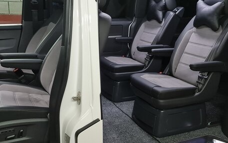Volkswagen Multivan T6 рестайлинг, 2022 год, 9 700 000 рублей, 15 фотография