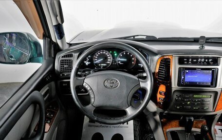 Toyota Land Cruiser 100 рестайлинг 2, 2006 год, 2 650 000 рублей, 8 фотография