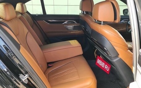 BMW 7 серия, 2018 год, 4 600 000 рублей, 17 фотография
