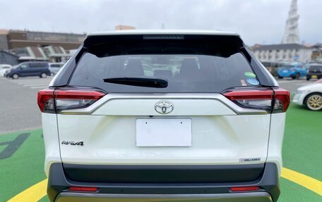 Toyota RAV4, 2020 год, 2 379 000 рублей, 10 фотография
