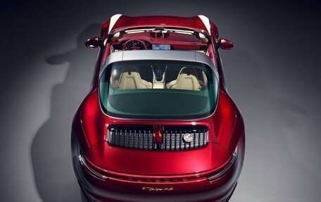 Porsche 911, 2021 год, 28 950 000 рублей, 8 фотография