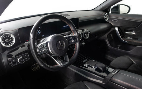 Mercedes-Benz CLA, 2019 год, 3 249 789 рублей, 11 фотография