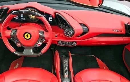 Ferrari F8, 2021 год, 29 500 000 рублей, 6 фотография