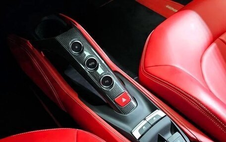 Ferrari F8, 2021 год, 29 500 000 рублей, 10 фотография