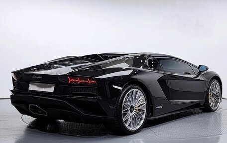 Lamborghini Aventador I рестайлинг, 2021 год, 30 000 000 рублей, 3 фотография