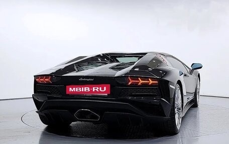 Lamborghini Aventador I рестайлинг, 2021 год, 30 000 000 рублей, 4 фотография