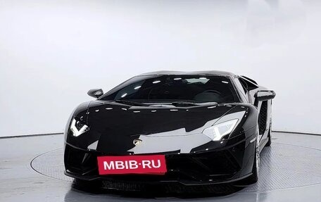 Lamborghini Aventador I рестайлинг, 2021 год, 30 000 000 рублей, 2 фотография