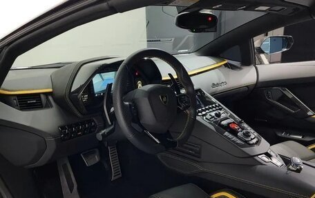 Lamborghini Aventador I рестайлинг, 2021 год, 30 000 000 рублей, 12 фотография