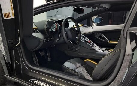 Lamborghini Aventador I рестайлинг, 2021 год, 30 000 000 рублей, 13 фотография