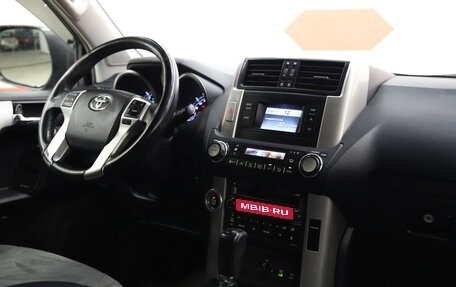 Toyota Land Cruiser Prado 150 рестайлинг 2, 2012 год, 3 290 000 рублей, 13 фотография