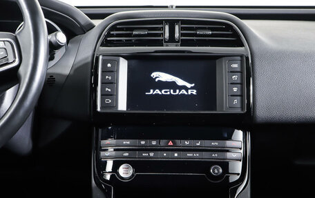 Jaguar XE I рестайлинг, 2015 год, 2 398 000 рублей, 14 фотография