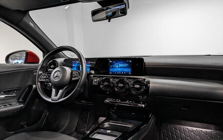 Mercedes-Benz A-Класс, 2019 год, 2 790 000 рублей, 12 фотография