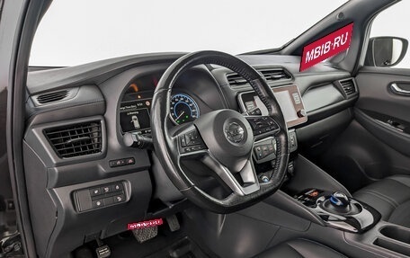 Nissan Leaf II, 2019 год, 2 140 000 рублей, 16 фотография
