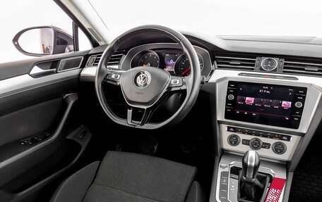 Volkswagen Passat B8 рестайлинг, 2018 год, 2 250 000 рублей, 27 фотография