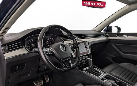 Volkswagen Passat B8 рестайлинг, 2019 год, 2 450 000 рублей, 15 фотография