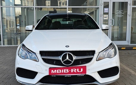 Mercedes-Benz E-Класс, 2015 год, 2 500 000 рублей, 3 фотография