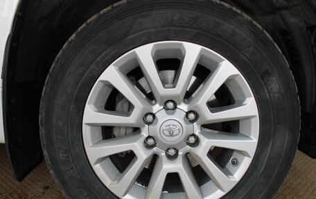 Toyota Land Cruiser Prado 150 рестайлинг 2, 2014 год, 3 706 000 рублей, 21 фотография