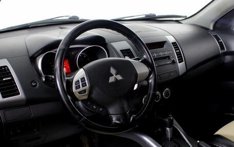 Mitsubishi Outlander III рестайлинг 3, 2008 год, 1 290 000 рублей, 13 фотография