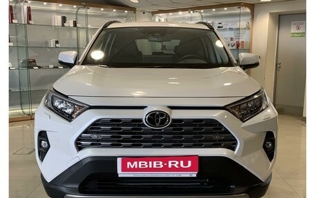 Toyota RAV4, 2023 год, 5 650 000 рублей, 2 фотография
