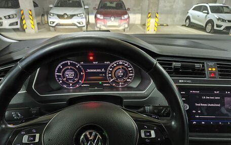 Volkswagen Tiguan II, 2018 год, 2 620 000 рублей, 3 фотография