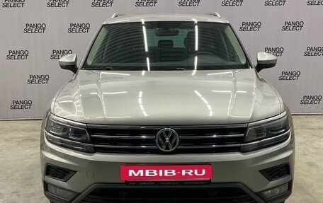 Volkswagen Tiguan II, 2018 год, 2 600 000 рублей, 2 фотография