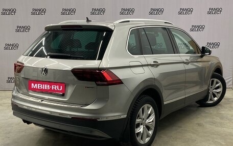 Volkswagen Tiguan II, 2018 год, 2 600 000 рублей, 6 фотография