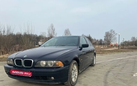 BMW 5 серия, 2001 год, 560 000 рублей, 1 фотография